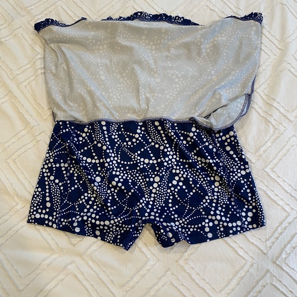 NWOT Women’s Medium Tommy Bahama Golf Set - Picture 11 of 11